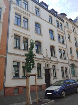 2-Zimmer-Wohnung mit Balkon und Einbauküche in Leipzig-Leutzsch
