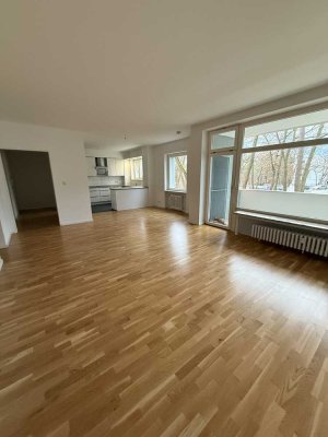 Familienfreundliche 3 Zimmer Wohnung mit Balkon und Einbauküche