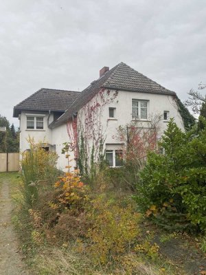 2-Familienhaus mit Nebengelass und Garten