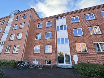 Lichtdurchflutete 2-Zimmer-Dachgeschosswohnung mit Balkon in Schwerin