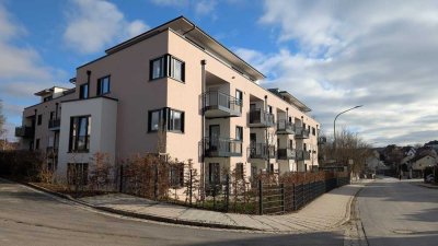 NEUBAU: Großzügige 4-Zimmer-Wohnung! Mit Balkon und TG-Stellplatz!