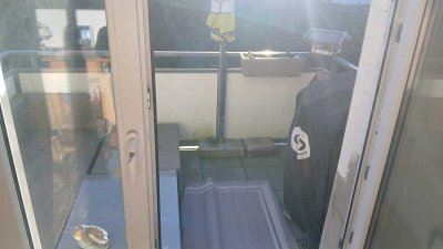 Attraktive und gepflegte 3-Zimmer-Dachgeschosswohnung mit Balkon und EBK in Hagen