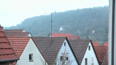 Gepflegte 2,5-Zimmer-Maisonette-Wohnung mit Balkon und EBK in Hessigheim