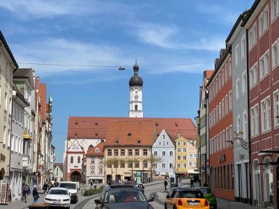 Landsberg Altstadt sehr schöne großzügige 3 Zi. Whg. Balkon, EBK, Keller  FREI!