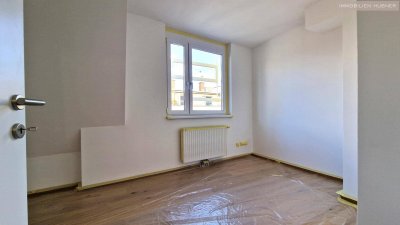 ERSTBEZUG nach Sanierung: 4-Zimmer DG-Terrassenwohnung - Grenze 9.Bezirk - U6 Nähe!!