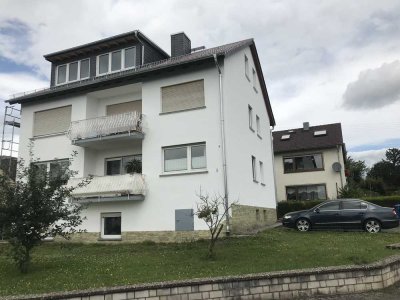 Sehr schöne helle 2-Zi-Whg mit Balkon, Parkett, Stellplatz inkl.