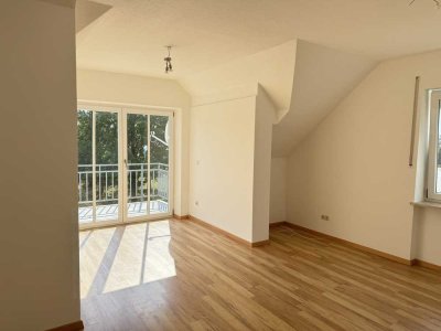 2-Zimmer DG-Wohnung mit Balkon