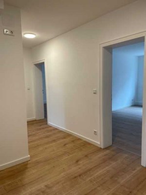 Sehr schön sanierte Wohnung mit Parkettböden und Wohnküche in stilvollem Altbau!