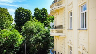 Traumhafte Altbauwohnung mit Parkblick und Balkonen