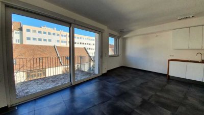 Stilvolle, gepflegte 2-Raum-Wohnung mit gehobener Innenausstattung mit Balkon und EBK in Erlangen