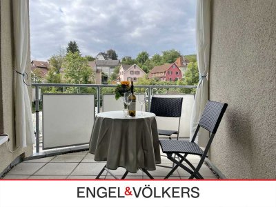 *Neuer Preis* Attraktive Zwei-Zimmer-Wohnung direkt am Bahnhof mit Balkon