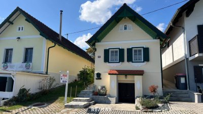 WEINIDYLLE SÜDBURGENLAND - Weinkeller im schönen, sonnigen Eisenberg