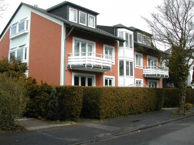 Rüngsdorf: Gepflegtes Einzimmerappartement mit großem Balkon