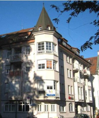 Innenstadt: schöne, helle 2-Zi-Whg. mit Balkon + Garage