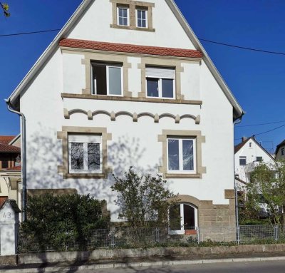 Freistehendes stilvolles Einfamilienhaus sucht Liebhaber/ Familie für Garten und Altbau