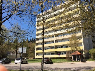 Stop! Familienwohnung: 4-Zimmer mit Balkon