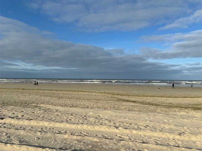 ZWEIT - Wohnung am Strandaufgang Meeresrauschen inclusive - Balkon+ eigener Parkplatz