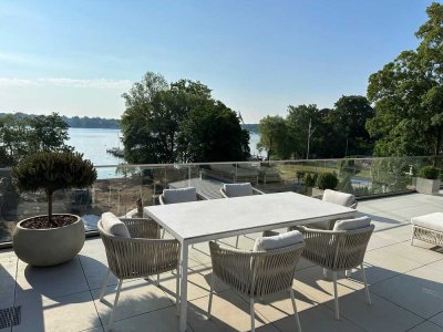 In absolut erster Wasserlinie Designer Wohnungen  Am Großen Wannsee auf privatem Parkgrundstück