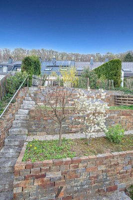 Naturliebhaber und Hobbygärtner aufgepasst! Reihenhaus im Grünen in ruhiger Sackgassenlage mit eigenem Garten! Sehr Energieeffizient!