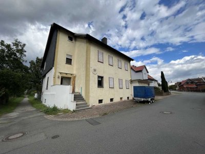 Über 450 m² Platz! Wohnen & Arbeiten mit Keller, drei Garagen, Dachterrasse! Gute Lage!