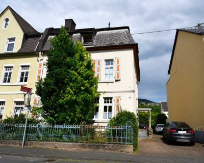 Ruhig gelegenes Dreifamilienhaus mit idyllischem Garten