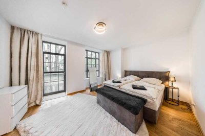 *NEU: SOFORT BEZUGSFREIE, KERNSANIERTE LOFT-WOHNUNG, STELLPLATZ, EINBAUKÜCHE, BALKON, 2 BÄDER