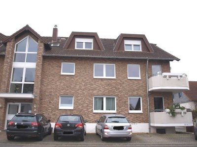 ***Gepflegte Etagenwohnung mit Eckbalkon in einem ruhigen Umfeld inklusive PKW-Stellplatz***