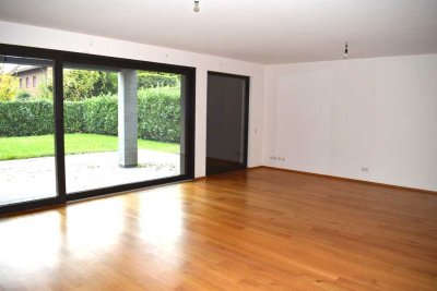 Moderne Gartenwohnung: Bauhausstil, Garage, modernste Haustechnik, 180 m²