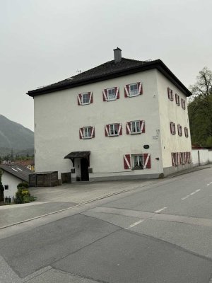 Modernisierte 2-Zimmer-Wohnung mit Terrasse und EBK in Piding