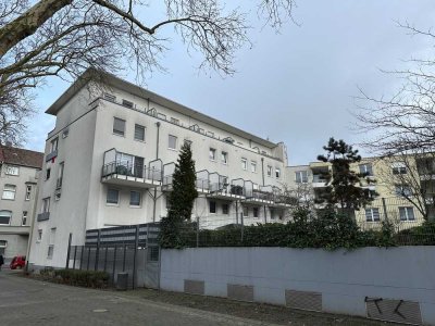 Moderne Eigentumswohnung mit Tiefgaragenplatz und Garten