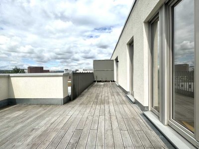 Gemütliche 4-Raum-Wohnung mit großer Dachterrasse und hochwertiger EBK