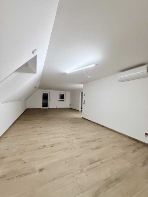 Stilvolle Wohnung *Erstbezug* Balkon Garage Klima EBK in Wertingen