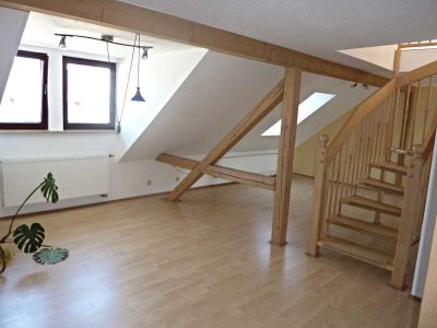 Sonnige 3 Zimmer Maisonette Wohnung mit EBK, Dusche und Eckwanne