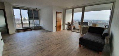 Dachterrassenwohnung mit Balkon und Einbauküche in Köln-Porz