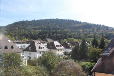 Schöne, helle Dachgeschosswohnung in Freiburg-Wiehre, gehoben saniert