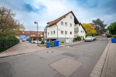 Erdgeschoss-Wohnung mit 3 Zimmer, 2 Stellplätzen in einer sehr guten Lage