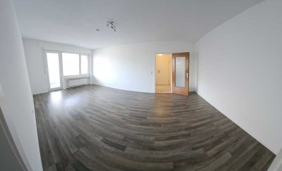 Merheim Top Lage, bezugsfreie 2 Zi Wohnung, gut geschnitten