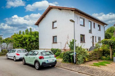 Erdgeschoss mit Terrasse und kleinem Garten, Tageslichtbad, Gäste-Wc inkl. Gewerbe im Souterrain