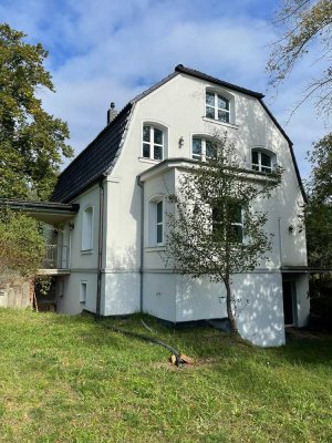 Imposante Villa für 2-3 Familien