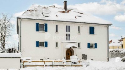 Haus im Haus! Stilvolle und große Wohnung mit fünf Zimmern, Garten und Terrasse