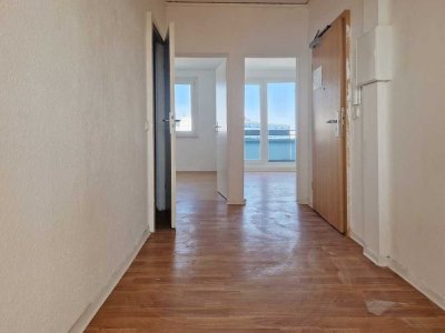 Helle 3-Zimmer-Wohnung mit Balkon im Hochhaus – Ideal für Pendler! "Ab Mai verfügbar"