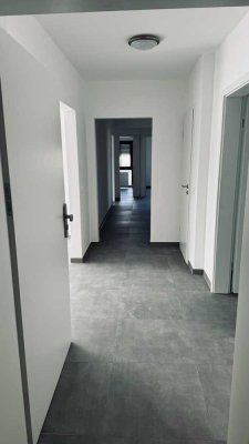 AB SOFORT-Attraktive-DG-Wohnung-frisch saniert, 102m² mit Balkon in Altenstadt Waldsiedlung