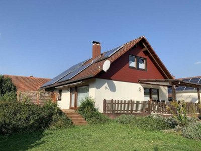 Sehr gepflegtes Wohnhaus mit PV Anlage für die große Familie