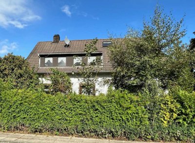 Haus sucht Handwerker: Geräumiges Wohnhaus auf großzügigem Eckgrundstück in Schweiburg