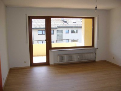 Helle, sonnige 4,5 Zimmer-Wohnung in Leonberg