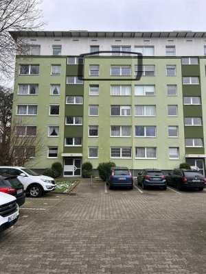 Modernisierte Wohnung mit drei Zimmern sowie Balkon und Einbauküche in Dormagen