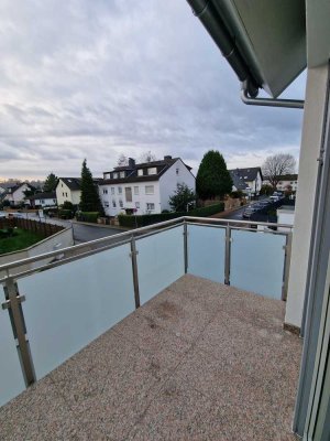 Geschmackvolle 4-Zimmer-Wohnung mit gehobener Innenausstattung mit Balkon in Dietzenbach