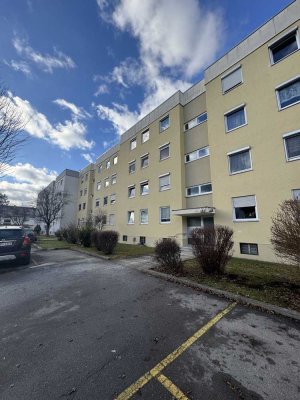 **KÖNIGSBRUNN** Gepflegte und praktisch geschnittene 2 ZKB- Wohnung mit Balkon