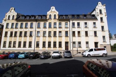 geräumige helle 2-Zimmer im Westend; Bad mit Fenster+Wanne; Stellplatz