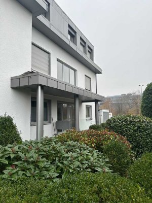 Stilvolle, neuwertige, möblierte Maisonette -Wohnung mit Balkon und EBK in Koblenz Karthause